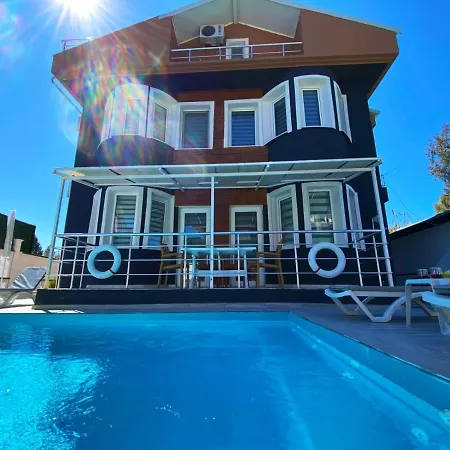 4 Bedrooms Private Pool Villa